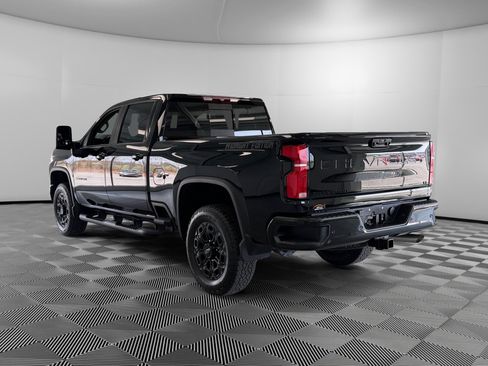Used 2024 Chevrolet Silverado 2500 LT w/ Midnight Edition image 6