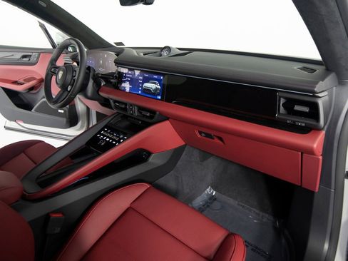 New 2026 Porsche Macan Turbo Electric image 30