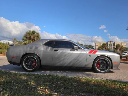 Used 2015 Dodge Challenger SRT Hellcat image 24