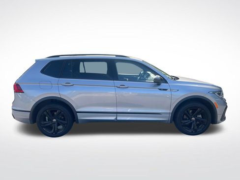 Used 2024 Volkswagen Tiguan SE R-Line AWD/4WD image 7