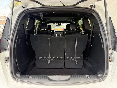 Used 2025 Chrysler Pacifica Limited FWD image 24