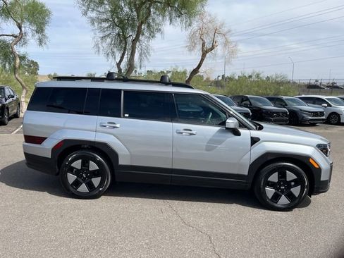 Used 2025 Hyundai Santa Fe SEL FWD image 25