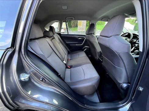 Used 2025 Toyota RAV4 XLE image 16