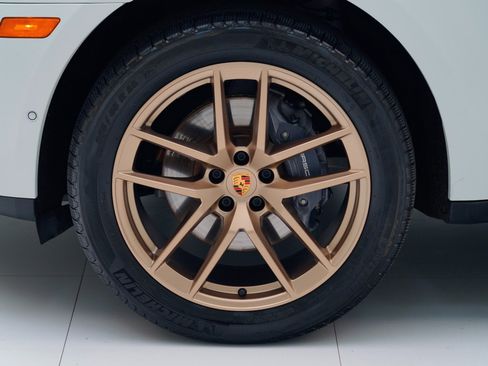 Used 2022 Porsche Macan image 12