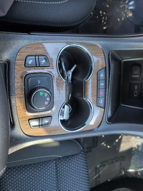 Used 2022 GMC Acadia SLE AWD/4WD image 26