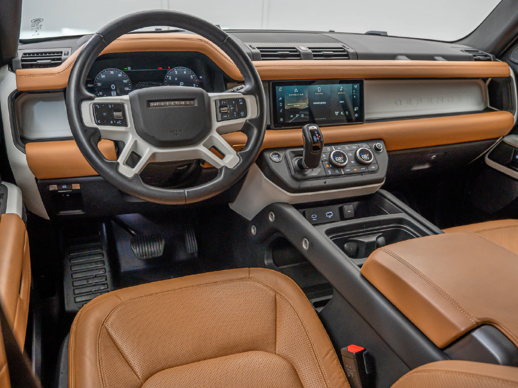 Used 2023 Land Rover Defender 110 S AWD/4WD image 4