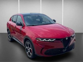 Used 2024 Alfa Romeo Tonale Veloce w/ Premium Interior Package AWD/4WD video 2
