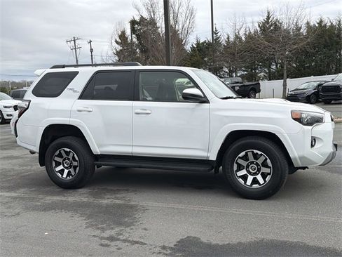 Used 2024 Toyota 4Runner TRD Off-Road image 2