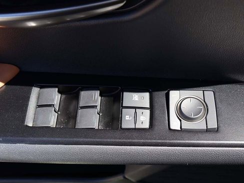 Used 2019 Lexus UX 200 image 42