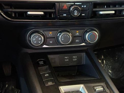 Certified 2025 Nissan Kicks SV FWD image 26