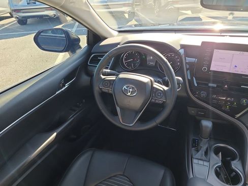 Used 2024 Toyota Camry SE image 7