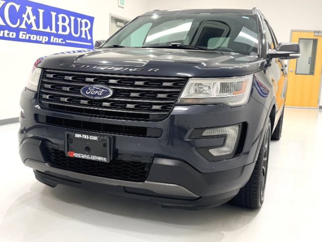 Used 2017 Ford Explorer XLT w/ Equipment Group 202A AWD/4WD image 6