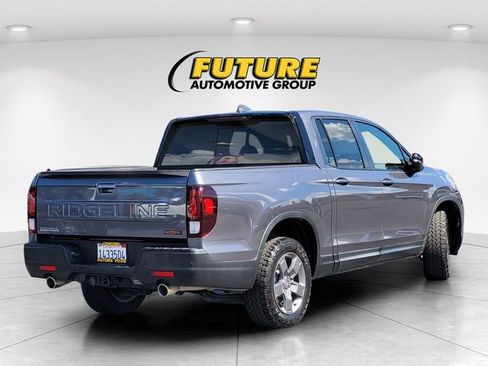 Used 2025 Honda Ridgeline TrailSport image 7