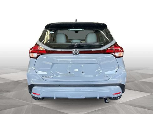 Used 2023 Nissan Kicks SR w/ SR Premium Package FWD image 7