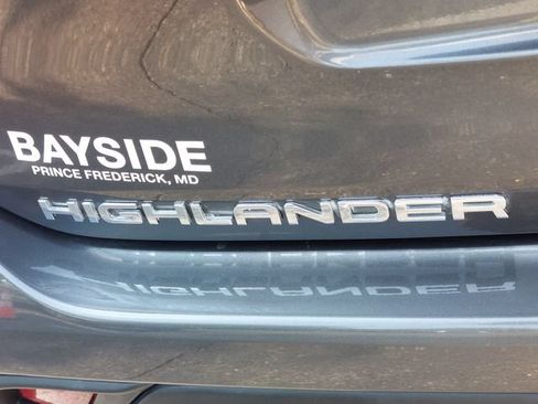 Used 2023 Toyota Highlander LE AWD/4WD image 43