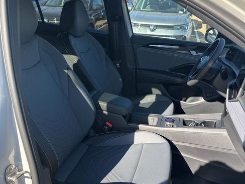 New 2026 Volkswagen Tiguan SE R-Line AWD/4WD image 20