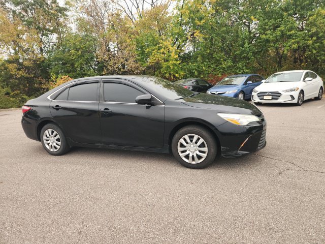 Used 2017 Toyota Camry LE FWD image 5