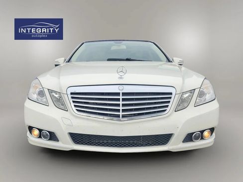 Used 2011 Mercedes-Benz E 550 Sedan image 9