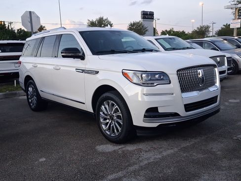 Certified 2024 Lincoln Navigator Premiere AWD/4WD image 22