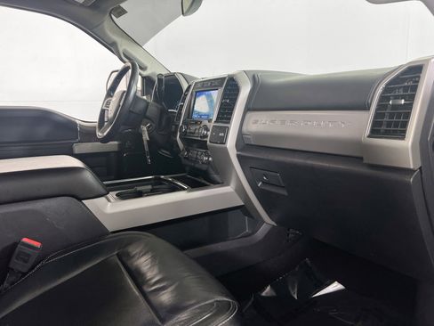 Used 2019 Ford F250 Lariat w/ Lariat Value Package image 28