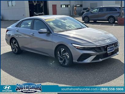 Certified 2025 Hyundai Elantra Limited w/ Cargo Package