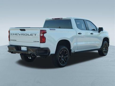 Used 2023 Chevrolet Silverado 1500 Custom Trail Boss w/ LPO, Dark Essentials Package AWD/4WD image 9