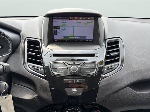 Used 2014 Ford Fiesta SE w/ Equipment Group 201A FWD image 21