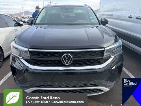 Used 2023 Volkswagen Taos SE w/ Panoramic Sunroof Package image 2