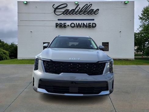 Used 2025 Kia Sorento S image 8