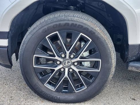 Used 2025 Lexus GX 550 AWD/4WD image 8