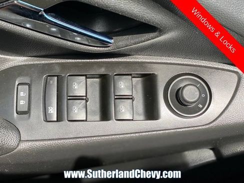 Used 2022 Chevrolet Trax LT w/ Premium Seat Package AWD/4WD image 13