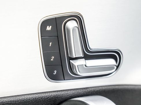Used 2025 Mercedes-Benz CLA 250 image 38