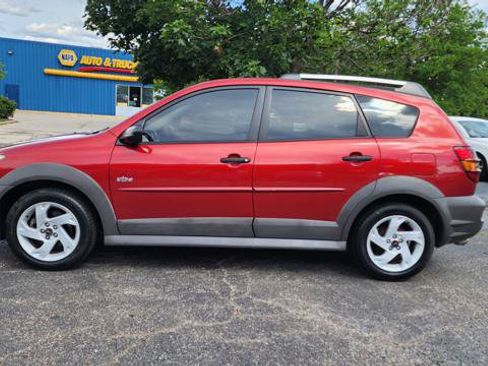 Used 2006 Pontiac Vibe w/ Sun And Sound Package FWD image 4