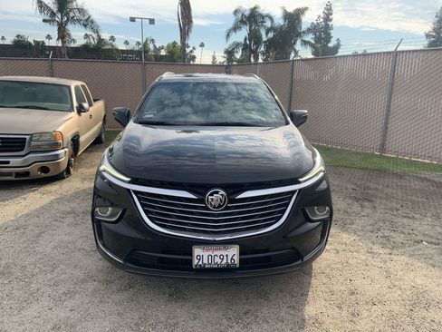 Used 2023 Buick Enclave Premium image 2