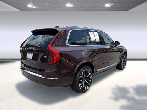 Certified 2025 Volvo XC90 T8 Ultra w/ Lounge Package AWD/4WD image 9