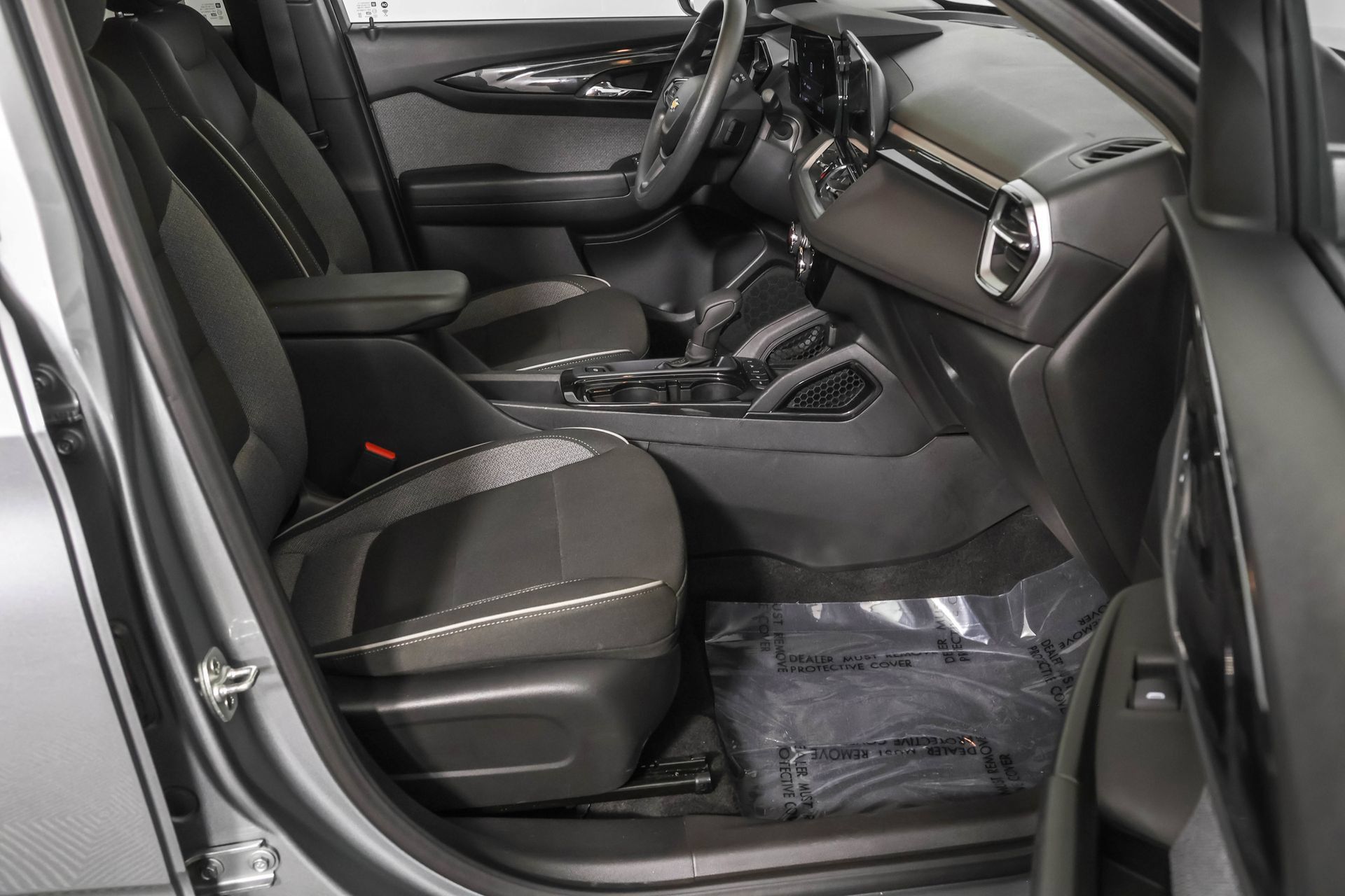 Used 2025 Chevrolet TrailBlazer LT AWD/4WD image 43