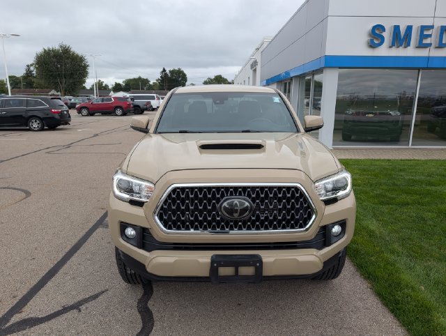 Used 2019 Toyota Tacoma TRD Sport w/ Technology Package RWD image 3