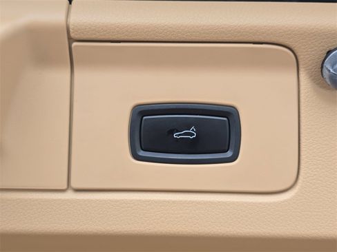 Used 2011 Porsche Panamera 4 image 16