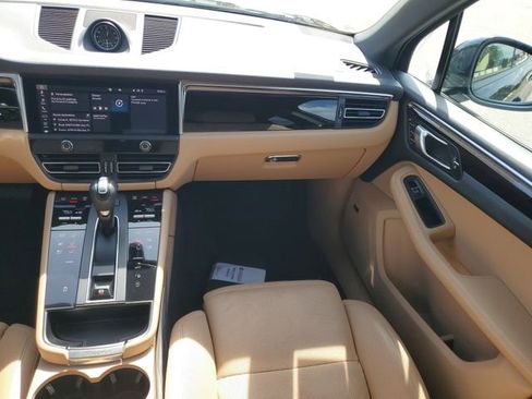 Used 2024 Porsche Macan image 30