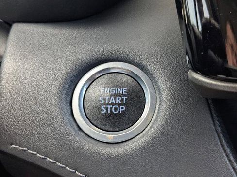 Used 2021 Toyota Highlander XLE FWD image 33