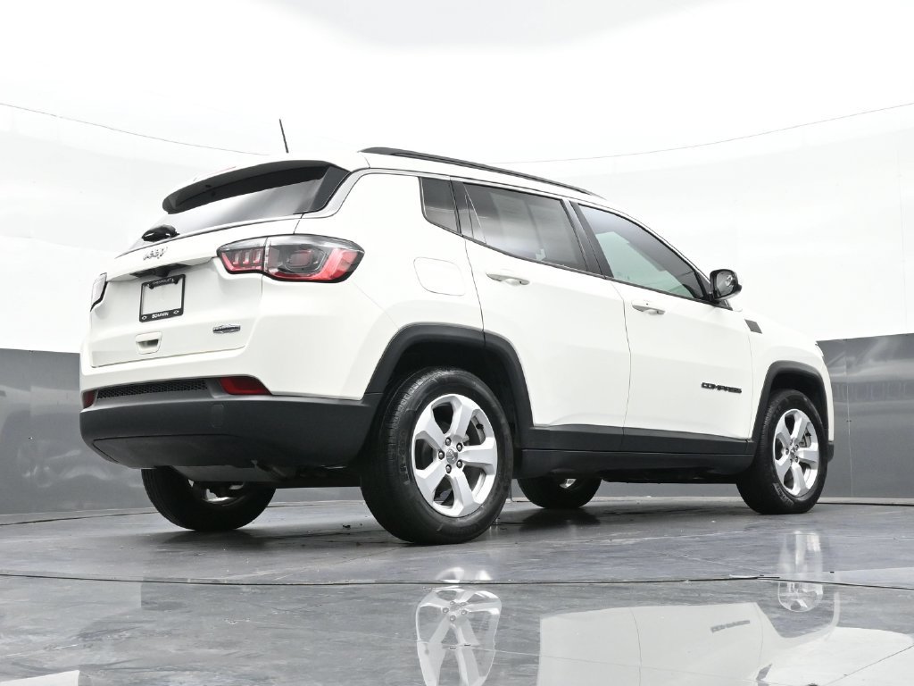 Used 2021 Jeep Compass Latitude w/ Sun and Sound Group FWD image 27