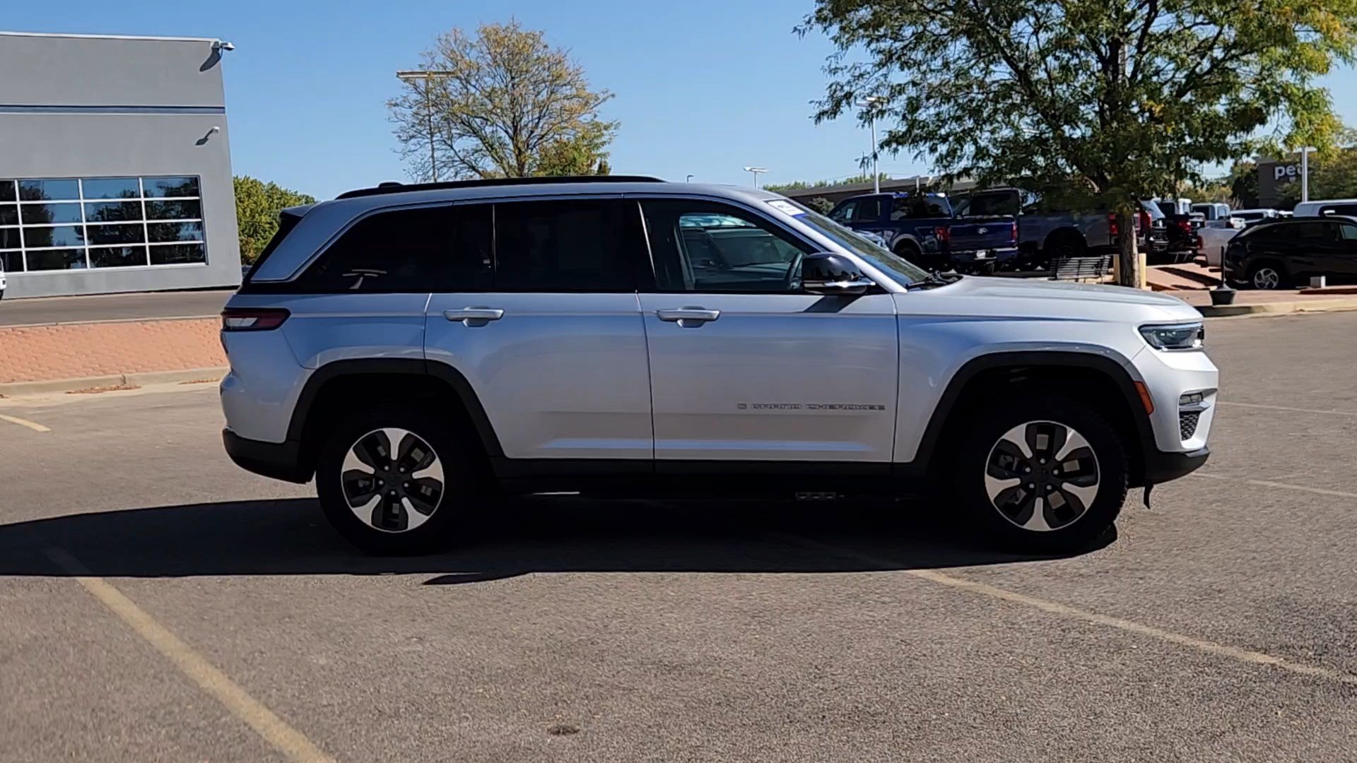 Used 2024 Jeep Grand Cherokee Limited 4xe AWD/4WD image 10