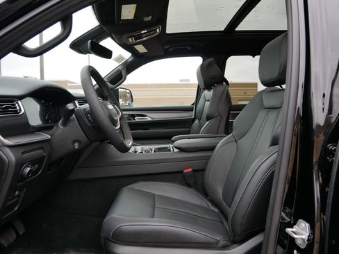 New 2026 Jeep Grand Wagoneer Limited AWD/4WD image 6