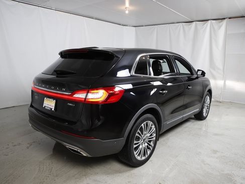 Used 2016 Lincoln MKX Reserve w/ Luxury Package image 3