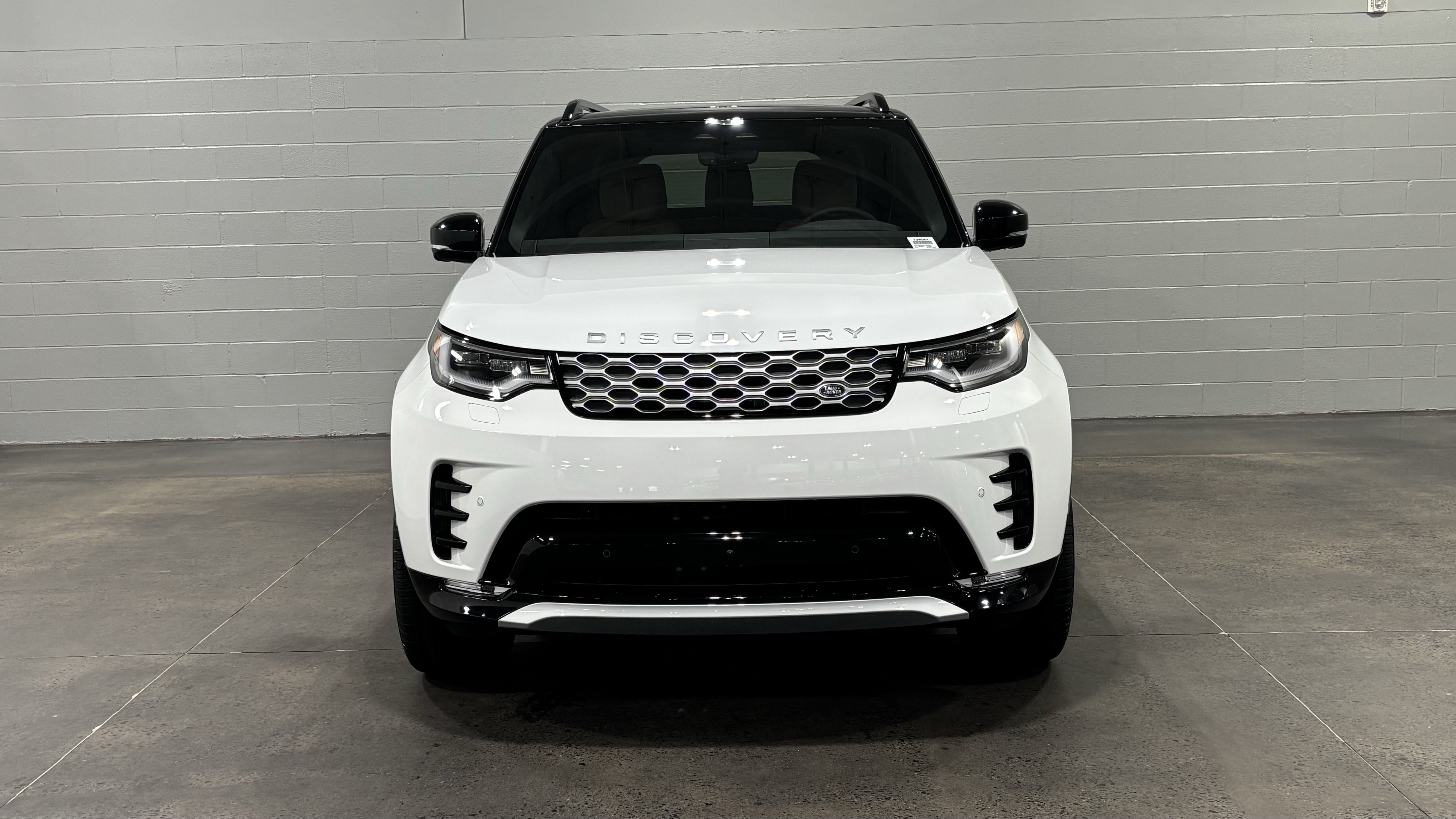 New 2026 Land Rover Discovery Limited Edition AWD/4WD image 9
