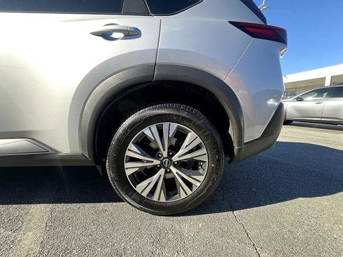 Used 2023 Nissan Rogue SV image 11