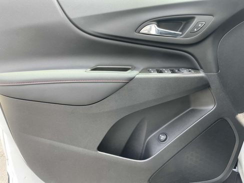 Used 2024 Chevrolet Equinox RS FWD image 17