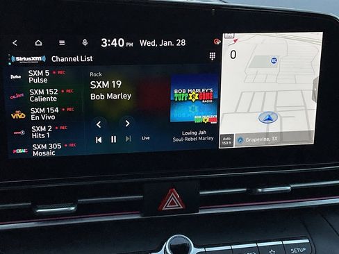 Used 2025 Hyundai Elantra SEL image 30