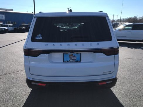 Used 2024 Jeep Wagoneer Series II image 5