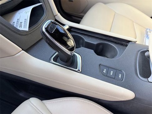 Used 2018 Cadillac XT5 Premium Luxury w/ Driver Assist Package image 7